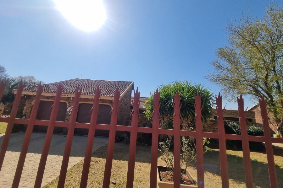 4 Bedroom Property for Sale in Stilfontein Ext 4 North West